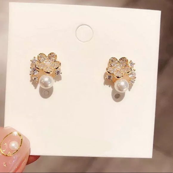 CZ Crystal Flower & Pearl Studs - Picture 4 of 6